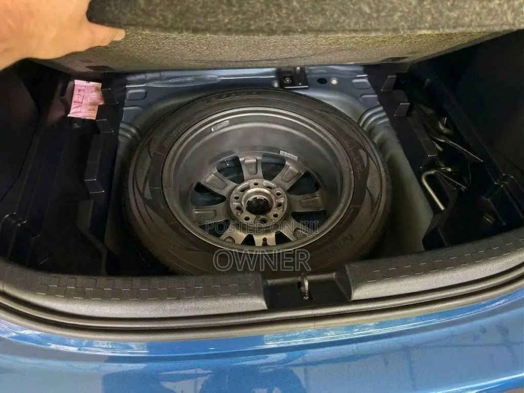 Toyota Prius 2014 Car (Used)