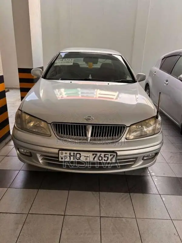 Nissan N16 2000 Car (Used)