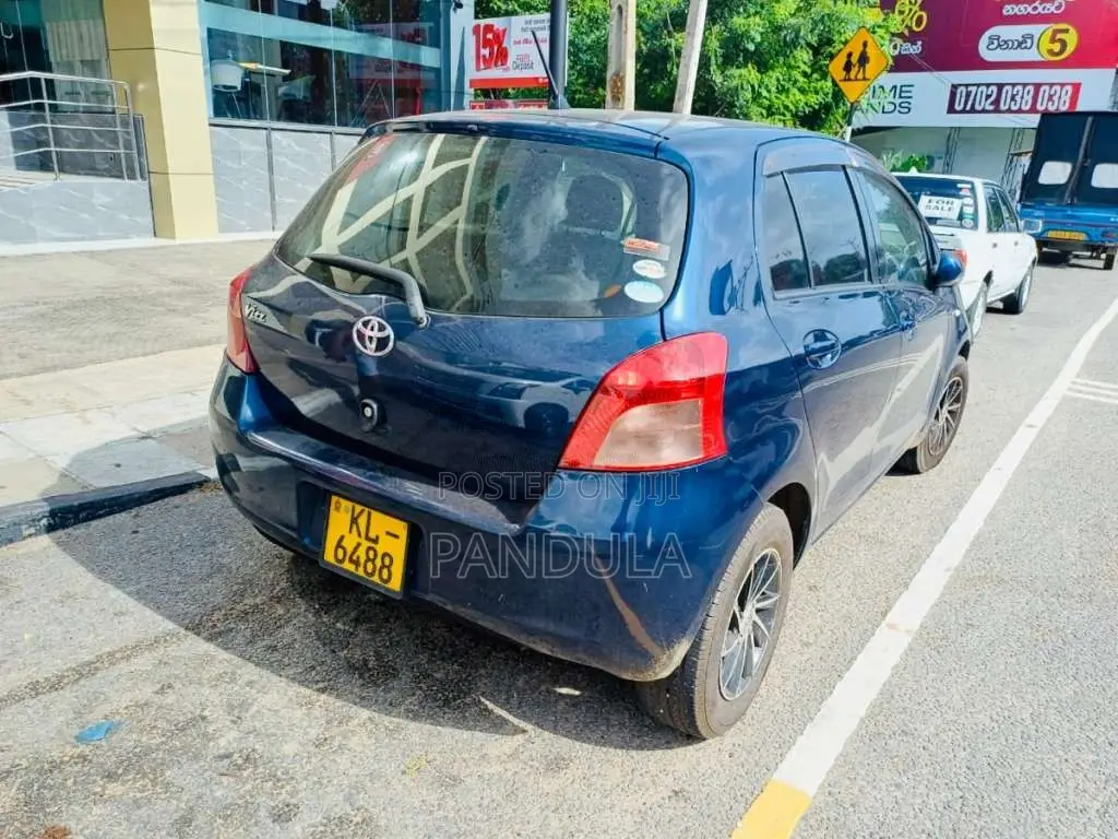 Toyota Vitz 2007 Car (Used)