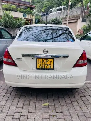 Nissan Tiida Latio 2011 Car (Used)