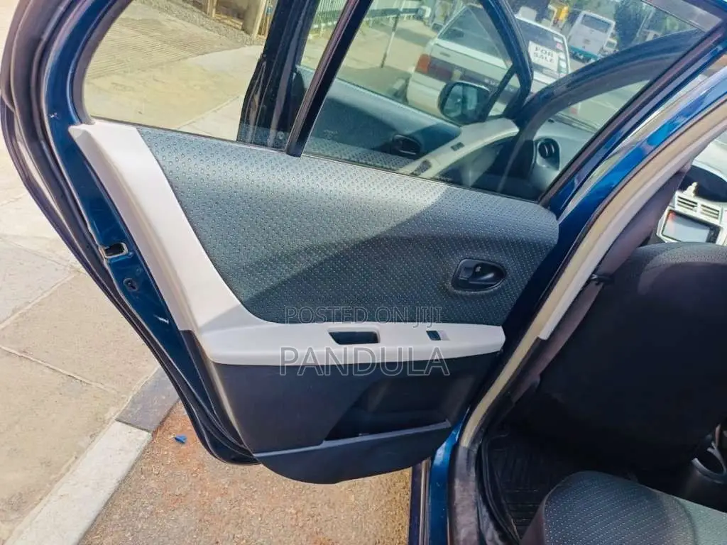 Toyota Vitz 2007 Car (Used)