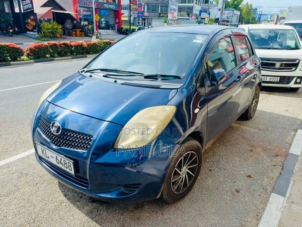Toyota Vitz 2007 Car (Used)