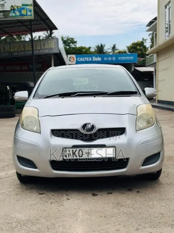 Toyota Vitz 2008 Car (Used)