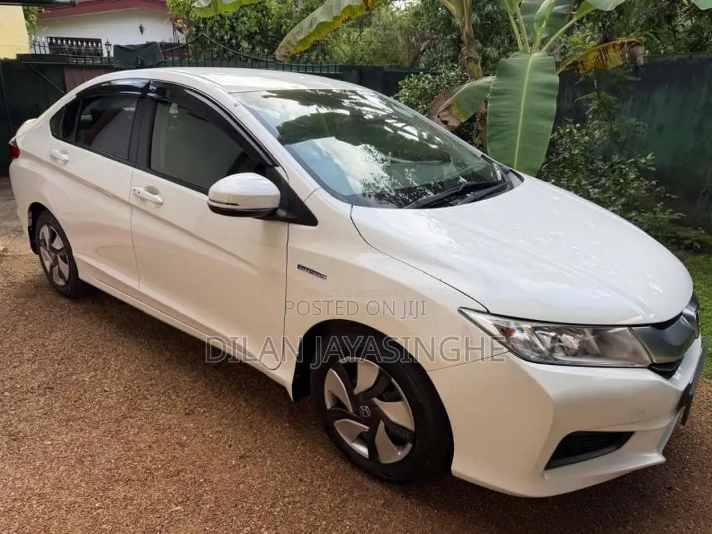 Honda Grace 2015 Car (Used)