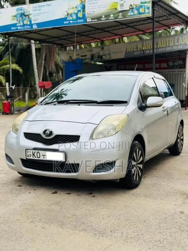 Toyota Vitz 2008 Car (Used)