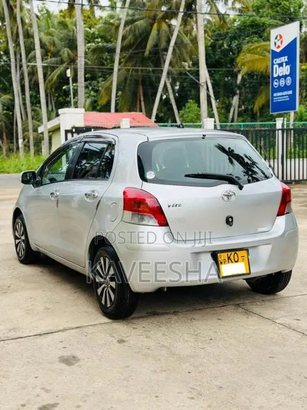 Toyota Vitz 2008 Car (Used)