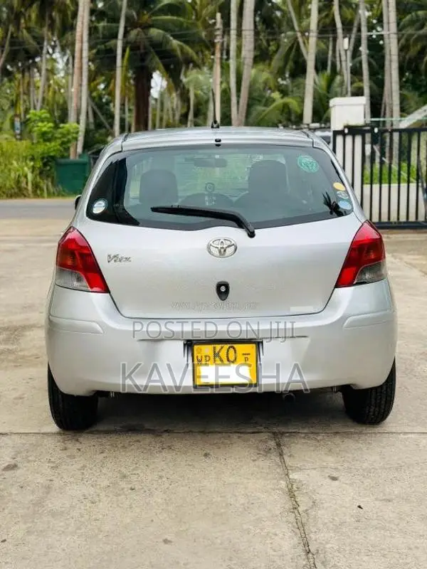 Toyota Vitz 2008 Car (Used)