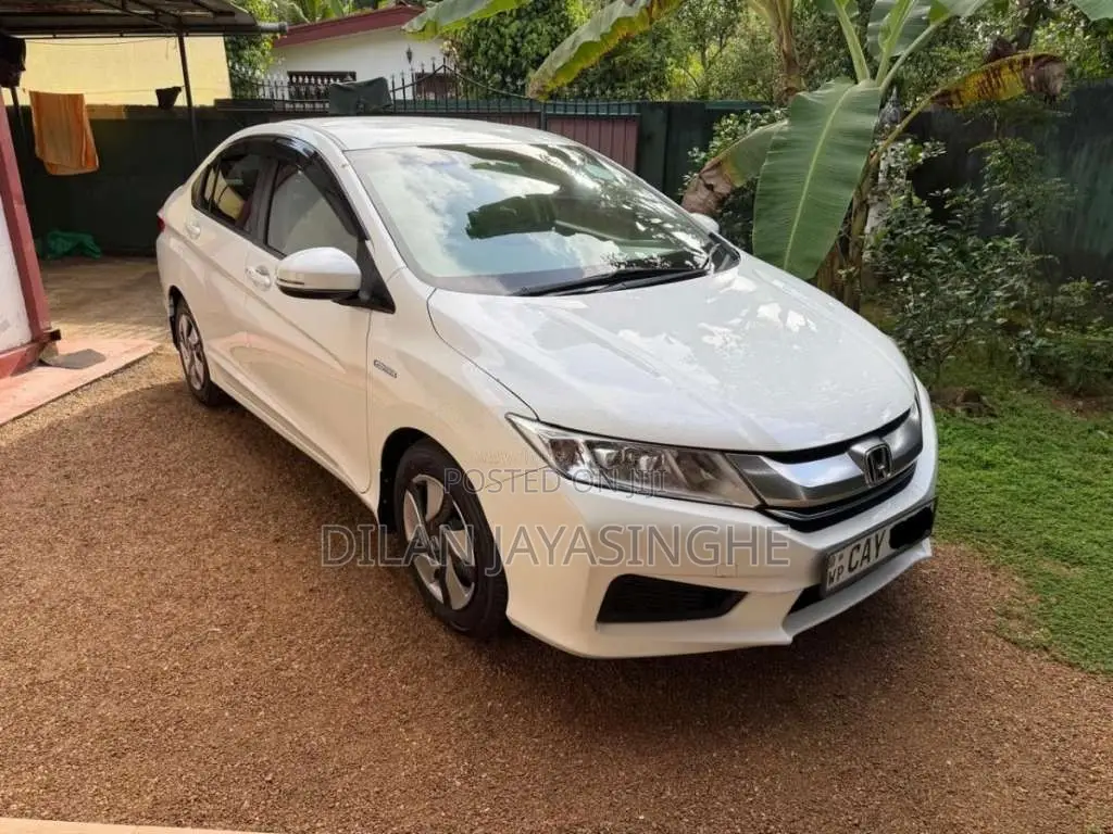 Honda Grace 2015 Car (Used)
