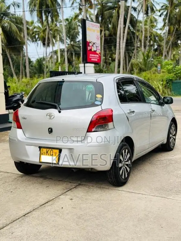 Toyota Vitz 2008 Car (Used)