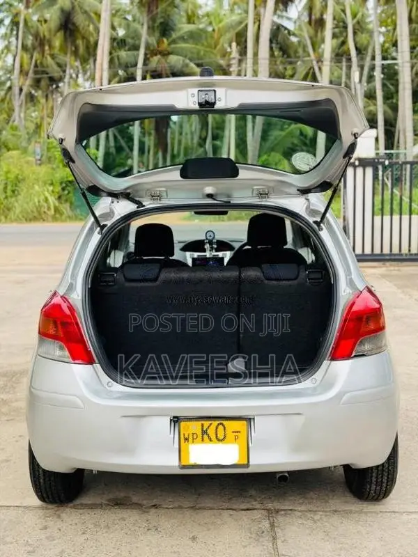 Toyota Vitz 2008 Car (Used)