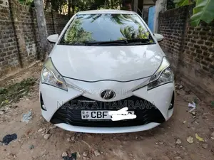 Toyota Vitz 2018 Car (Used)