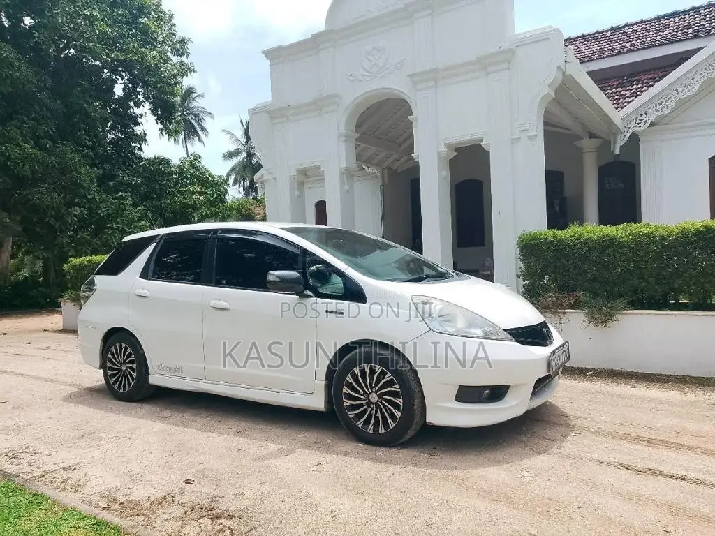 Honda Fit Shuttle GP2 2013 Car (Used)