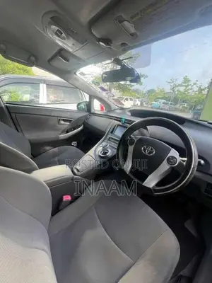 Toyota Prius 2012 Car (Used)