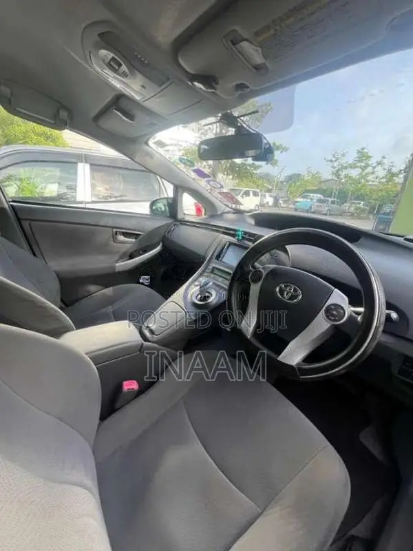 Toyota Prius 2012 Car (Used)