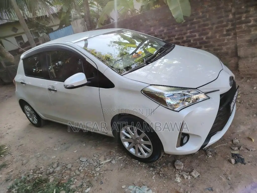 Toyota Vitz 2018 Car (Used)