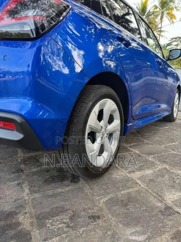 Suzuki Swift 2023 Car (Used)