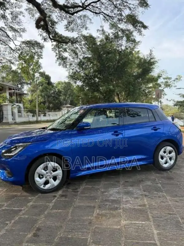 Suzuki Swift 2023 Car (Used)
