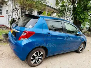 Toyota Vitz 2016 Car (Used)
