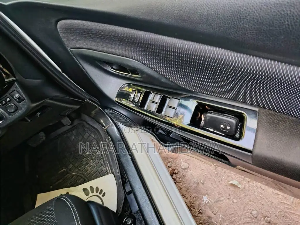 Toyota Vitz 2018 Car (Used)