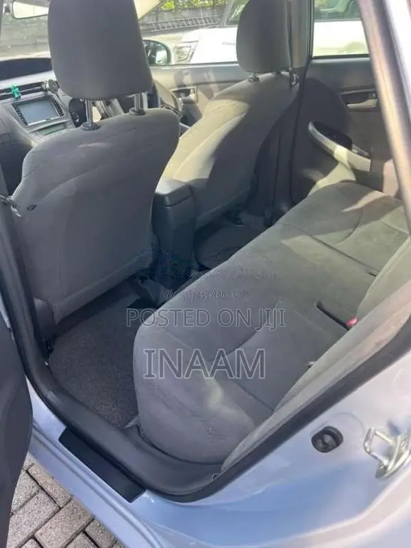 Toyota Prius 2012 Car (Used)