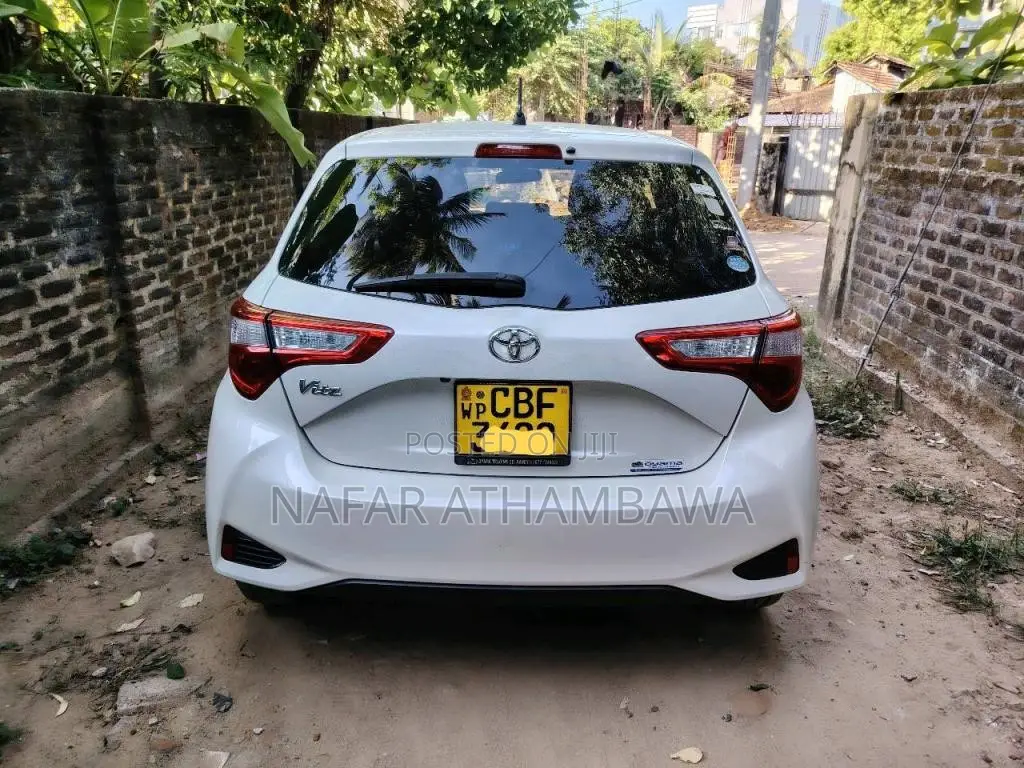 Toyota Vitz 2018 Car (Used)