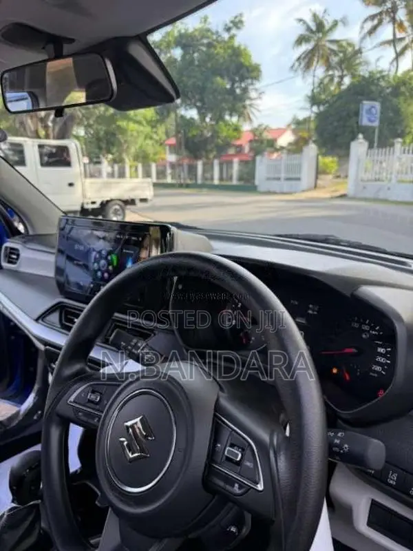 Suzuki Swift 2023 Car (Used)