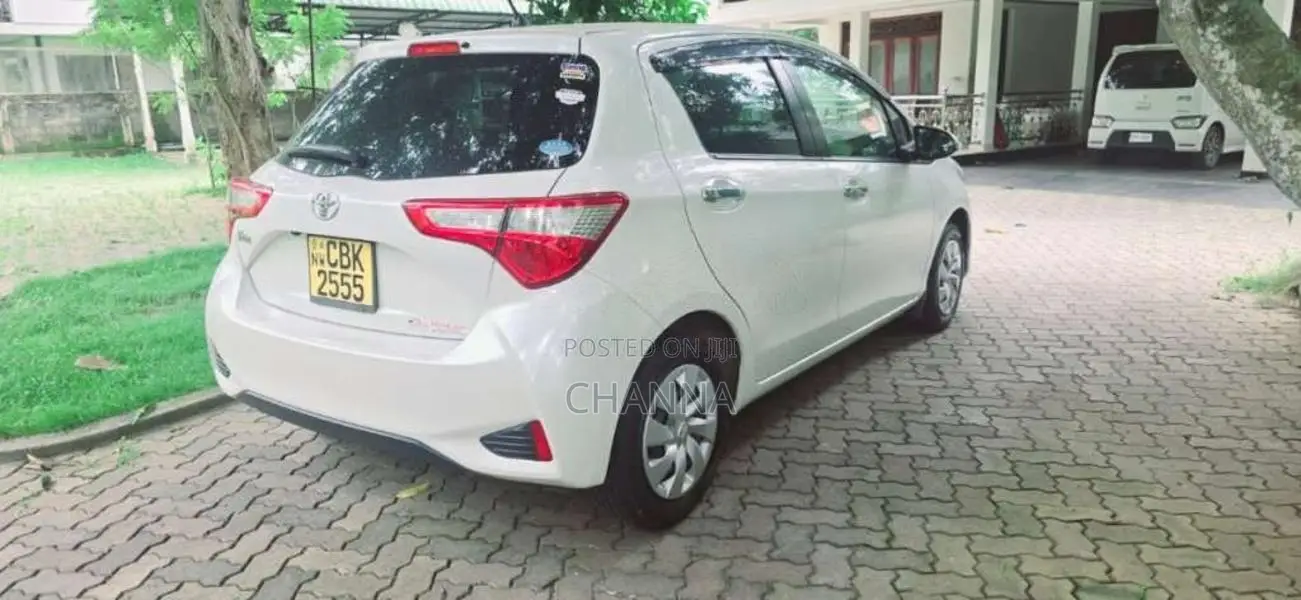 Toyota Vitz 2018 Car (Used)