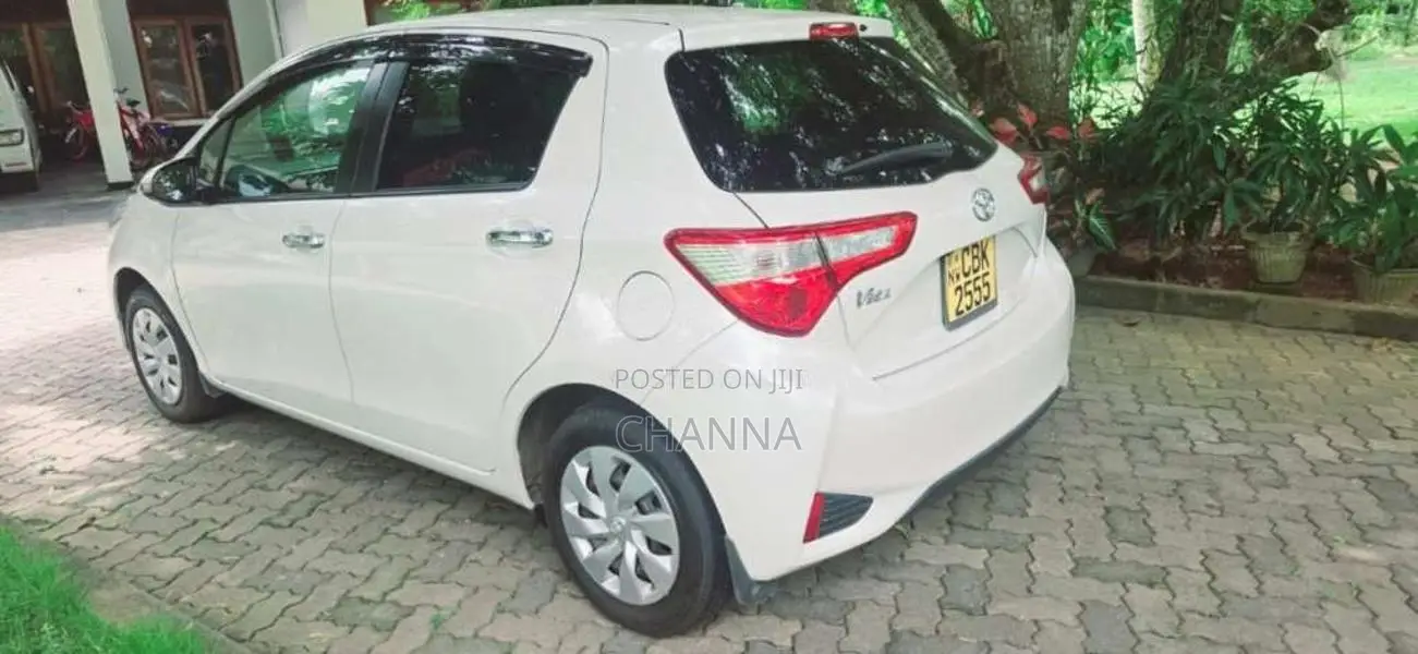 Toyota Vitz 2018 Car (Used)