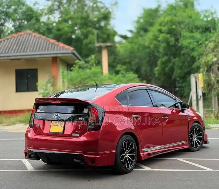 Toyota Prius 2015 Car (Used)