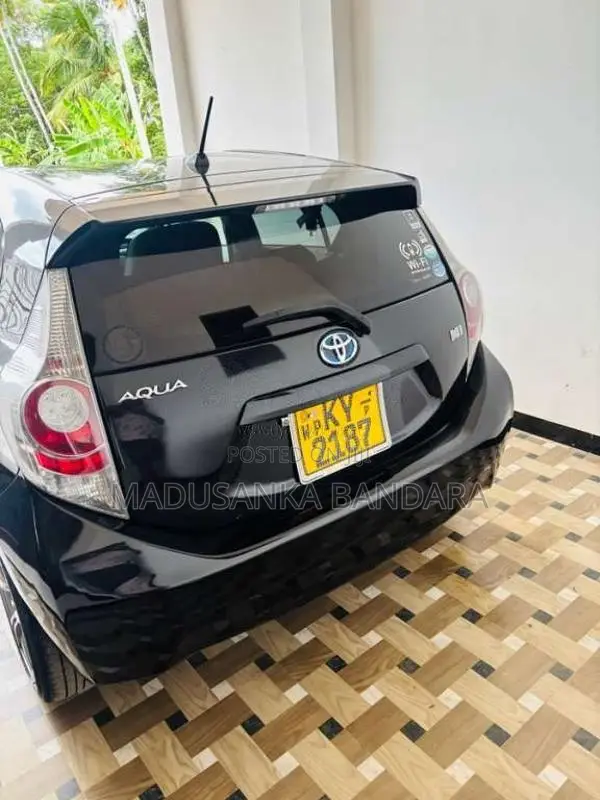 Toyota Aqua 2013 Car (Used)
