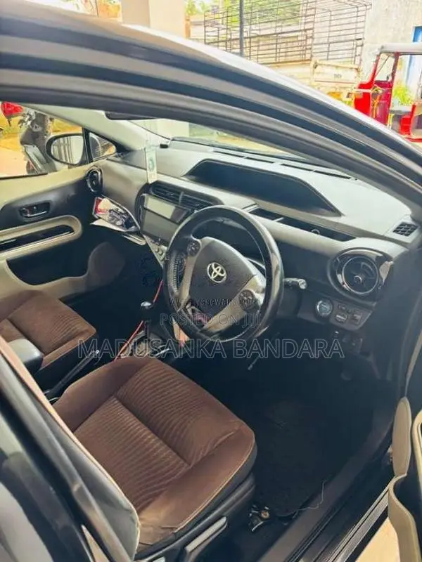 Toyota Aqua 2013 Car (Used)