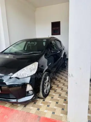 Toyota Aqua 2013 Car (Used)