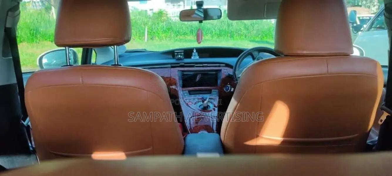 Toyota Prius 2012 Car (Used)