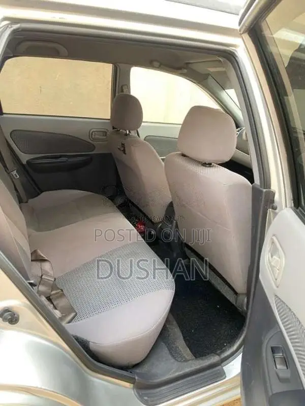 Nissan Wingroad 2000 Car (Used)