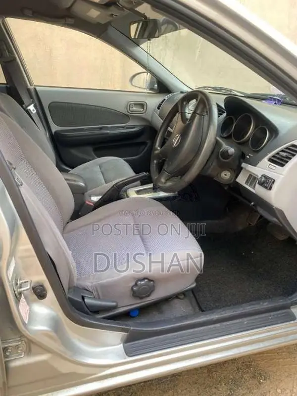 Nissan Wingroad 2000 Car (Used)