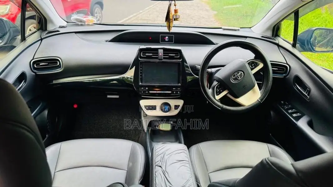 Toyota Prius 2016 Car (Used)