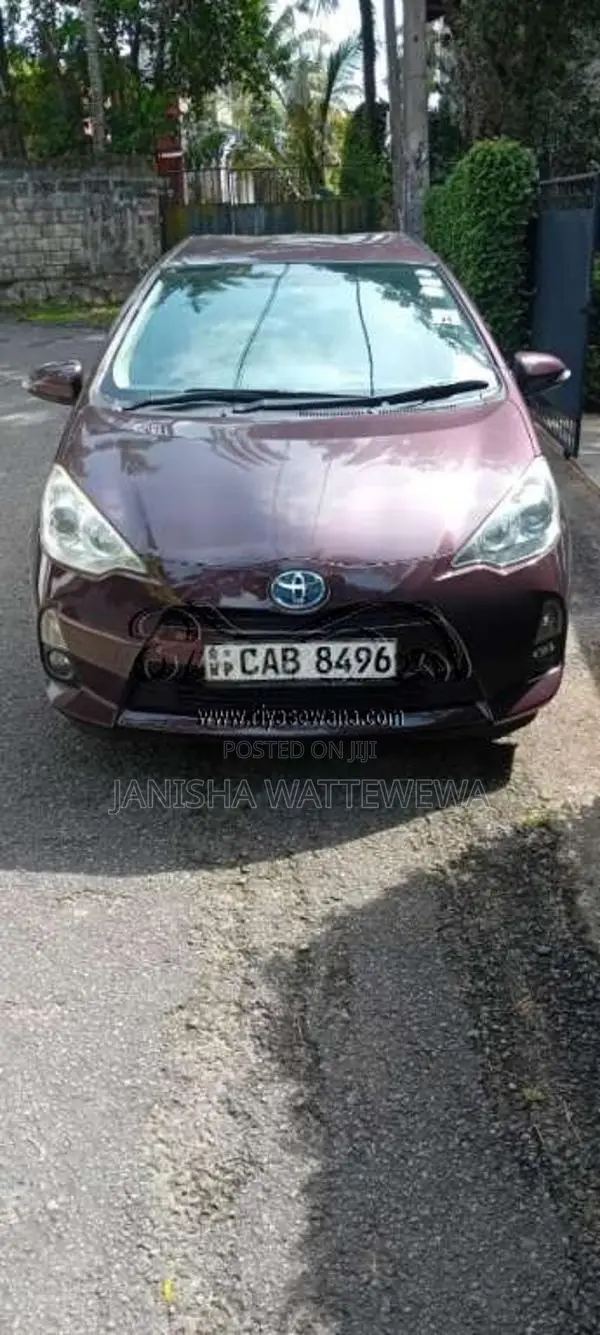 Toyota Aqua 2014 Car (Used)