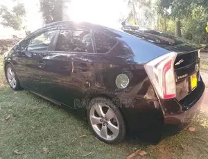 Toyota Prius 2012 Car (Used)