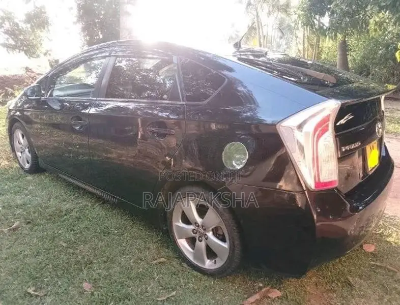 Toyota Prius 2012 Car (Used)