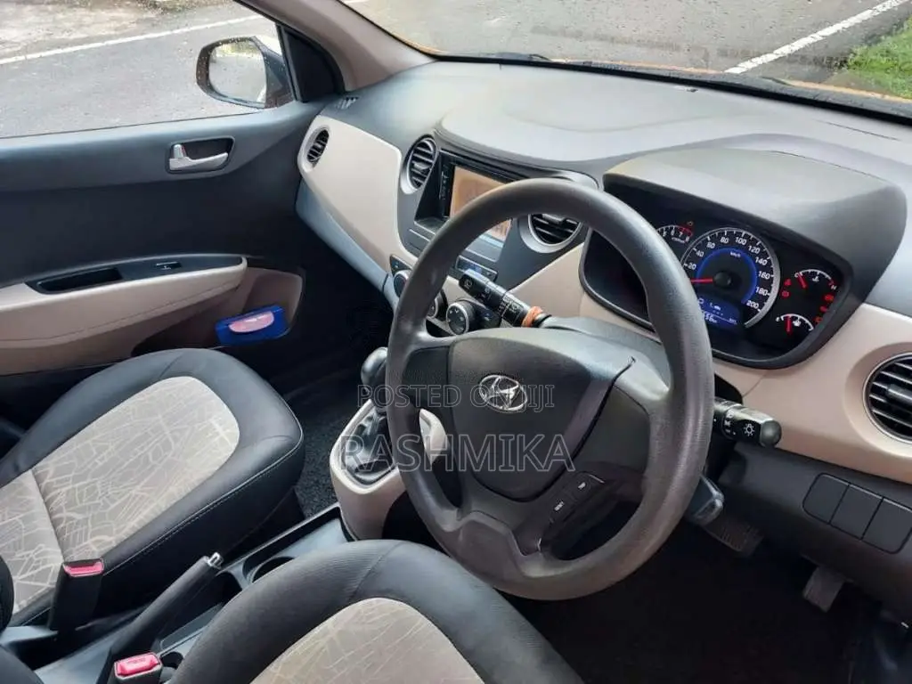 Hyundai Grand I10 2016 Car (Used)