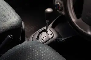 Toyota Vitz SCP90 2007 Car (Used)