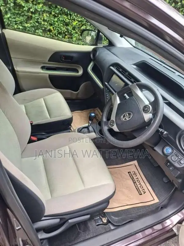 Toyota Aqua 2014 Car (Used)