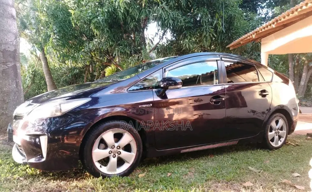 Toyota Prius 2012 Car (Used)
