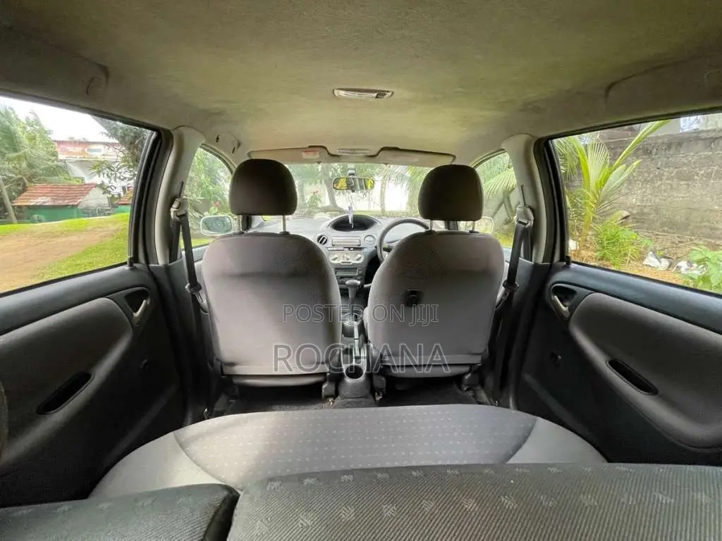 Toyota Vitz 2003 Car (Used)