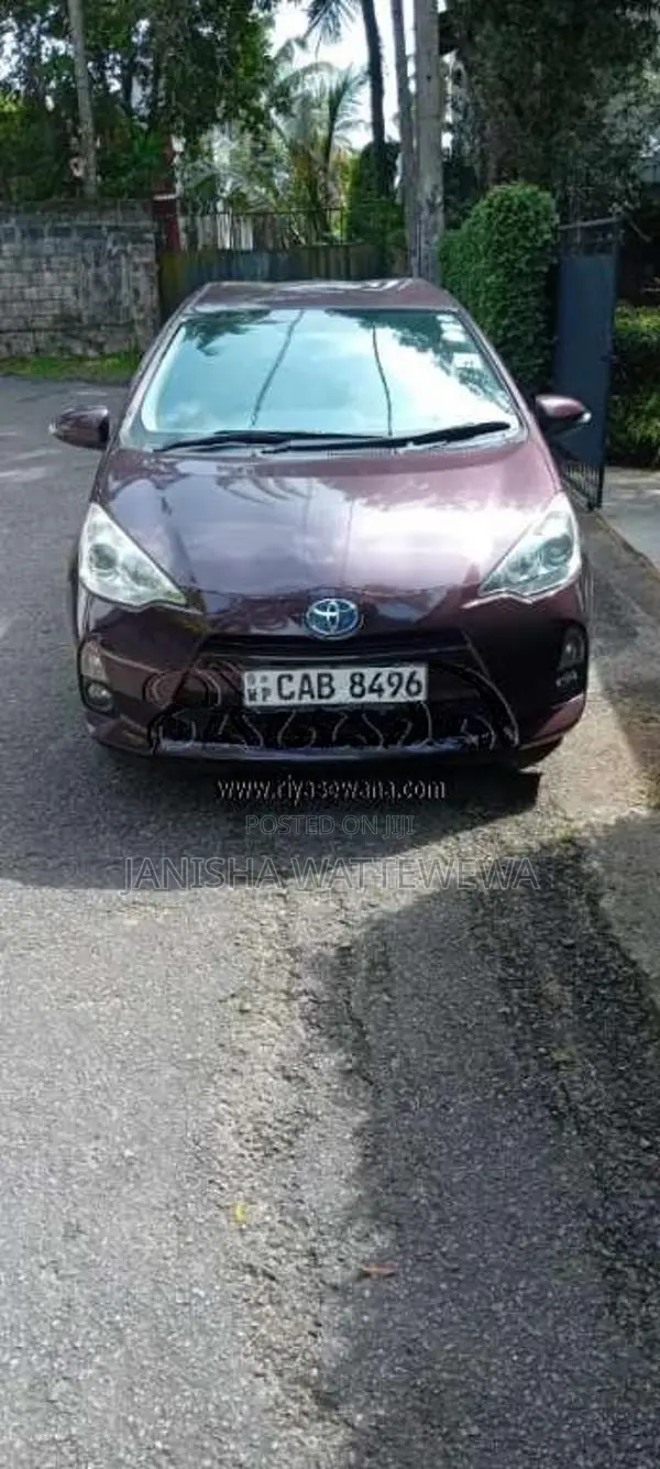 Toyota Aqua 2014 Car (Used)