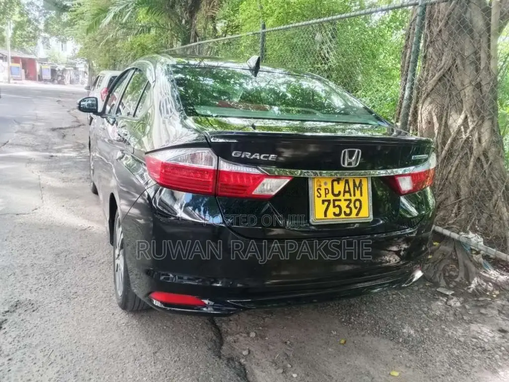 Honda Grace 2014 Car (Used)