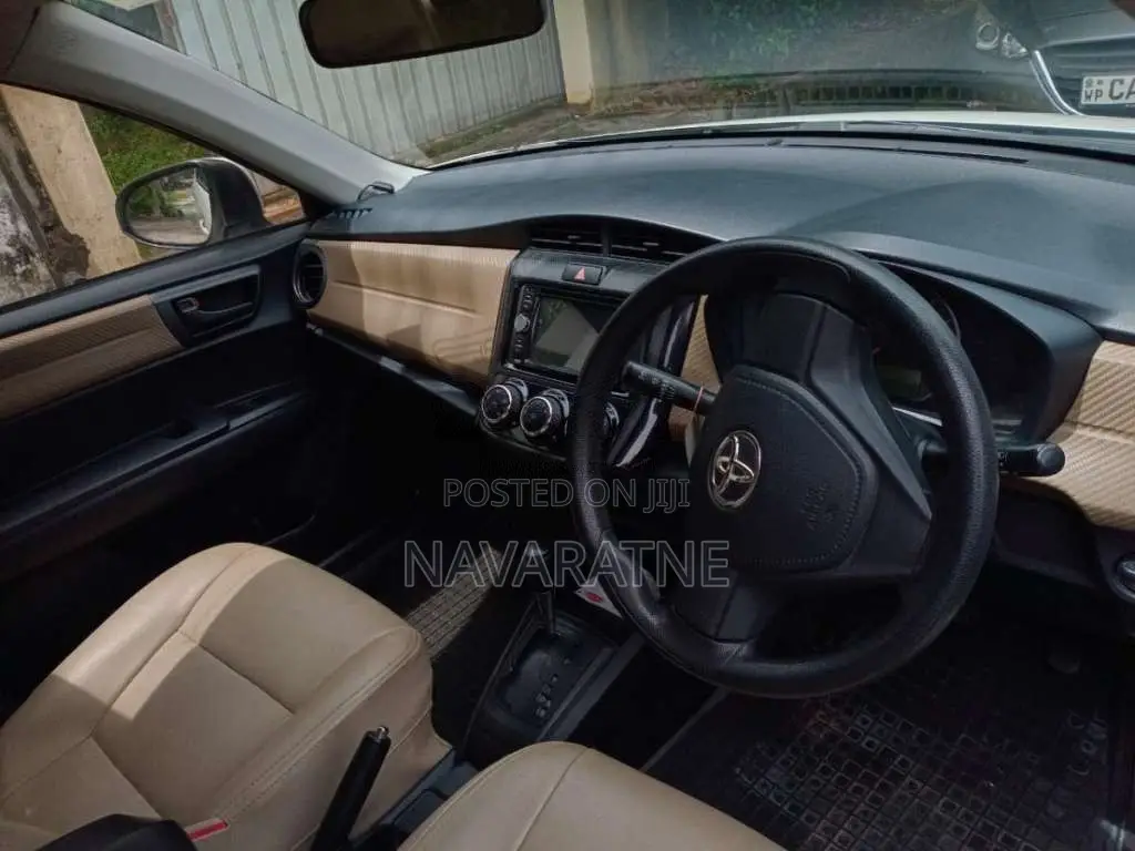 Toyota Axio 2013 Car (Used)