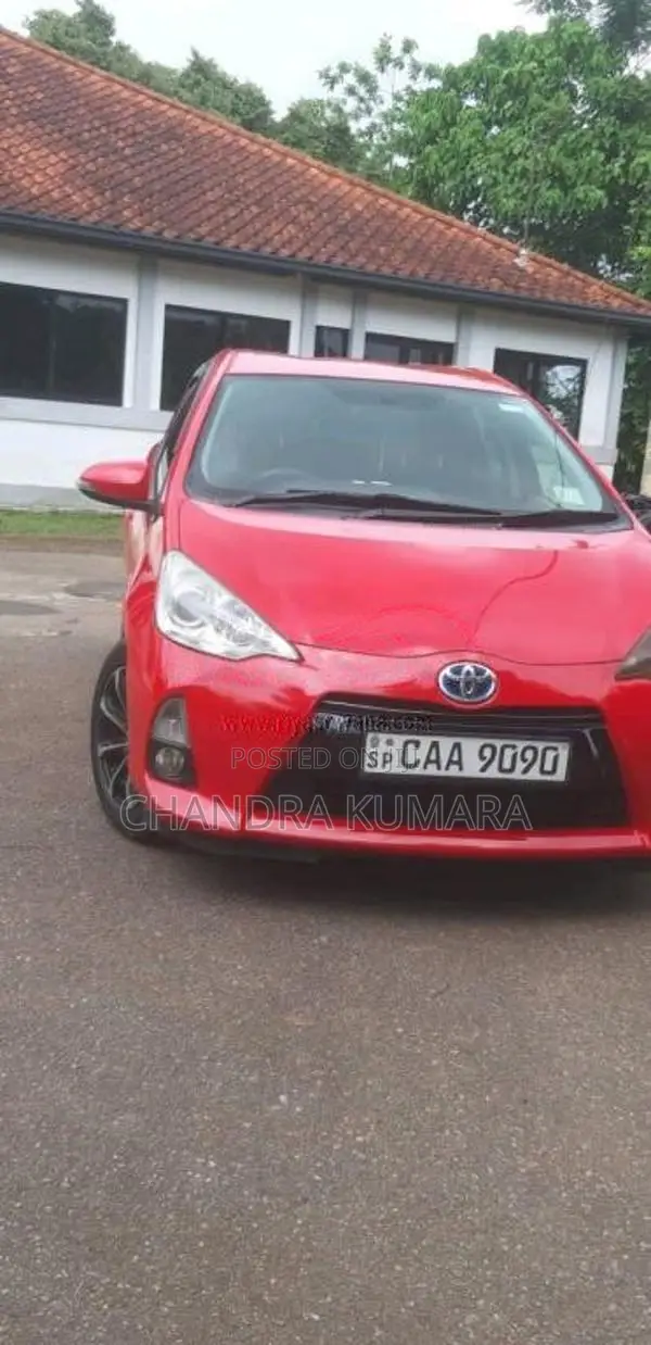Toyota Aqua S Grade Anniversary 2013 Car (Used)