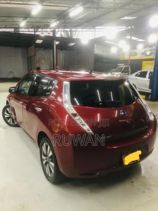 Nissan Leaf AZEO G 2014 Car (Used)