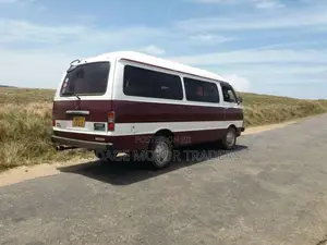 Toyota LH40B Commuter 1983 Car (Used)